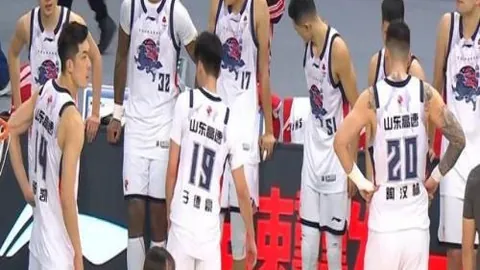 伊萨克单赛季俱乐部与国家队进球共27球，创个人纪录并持平最佳成绩