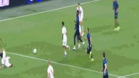 独家揭秘：罗马诺曝富安健洋无约加盟阿贾克斯，续约至2026年，共筑辉煌！